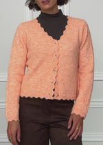 Strickjacke mit Bogenkante - koralle