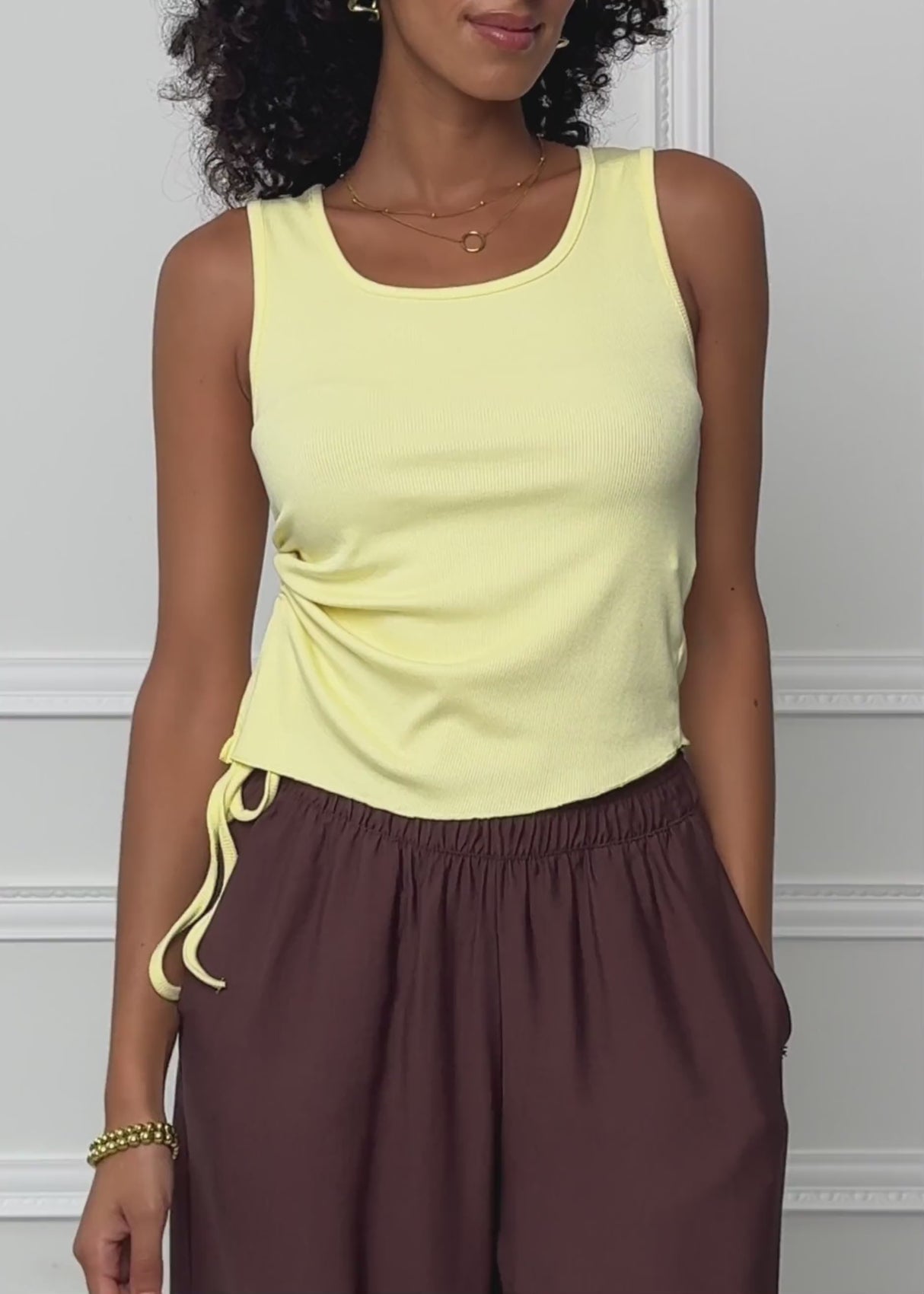 Ripp Tank Top mit Raffung - gelb by SASSYCLASSY