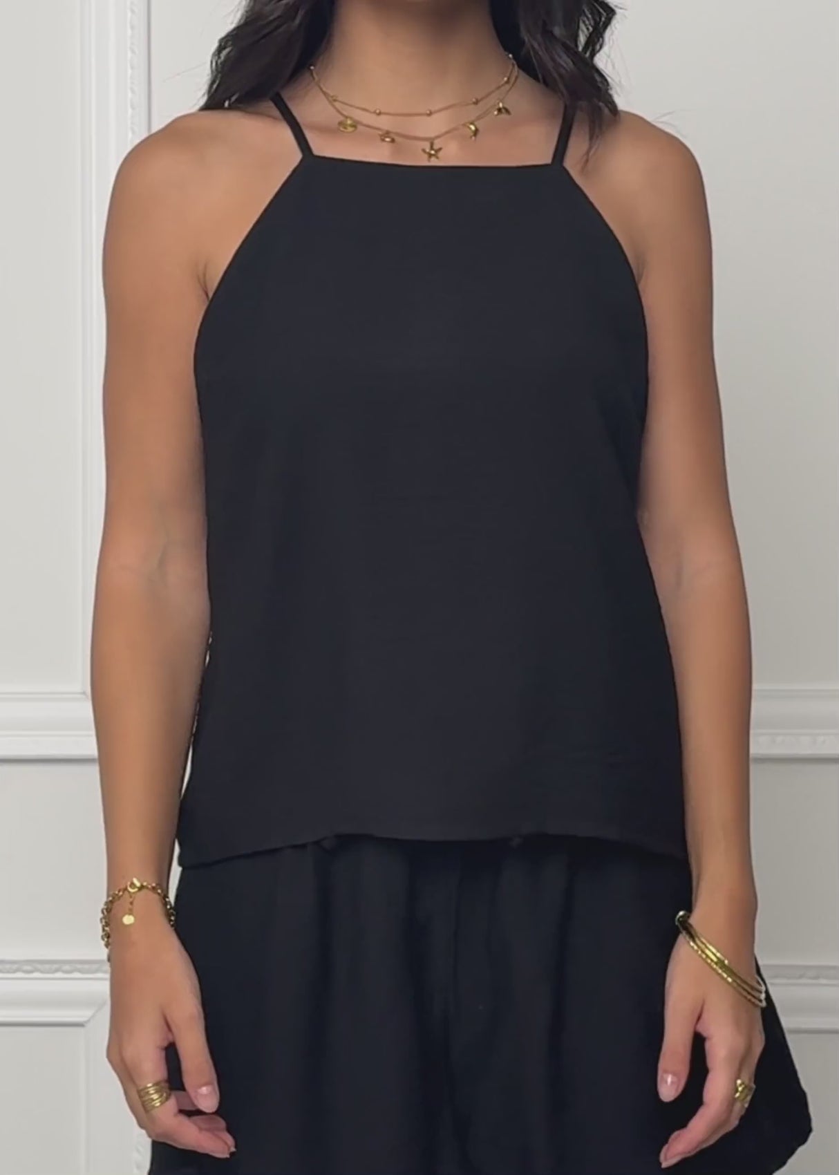Viskose Top mit geradem Ausschnitt - schwarz by SASSYCLASSY