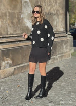 Sweater with dots - black