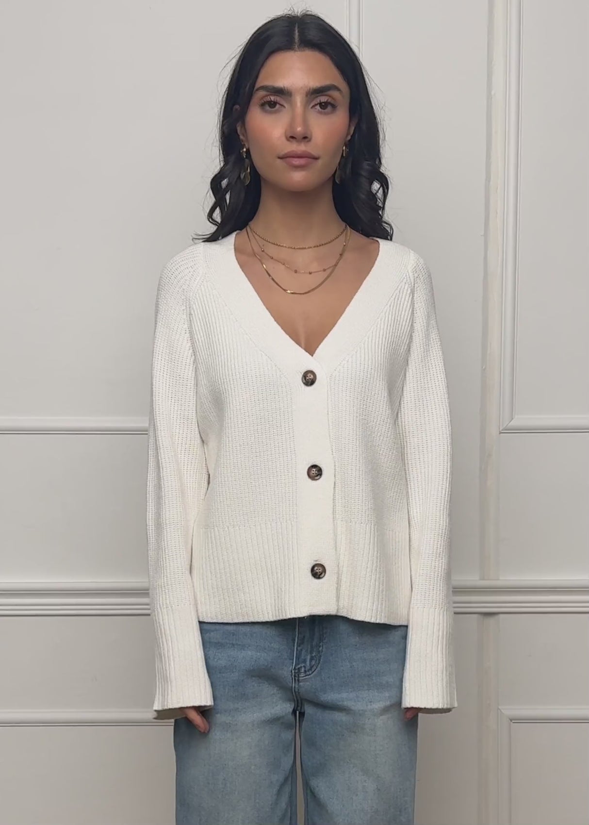 Ribbed cardigan with V-neck - off-white