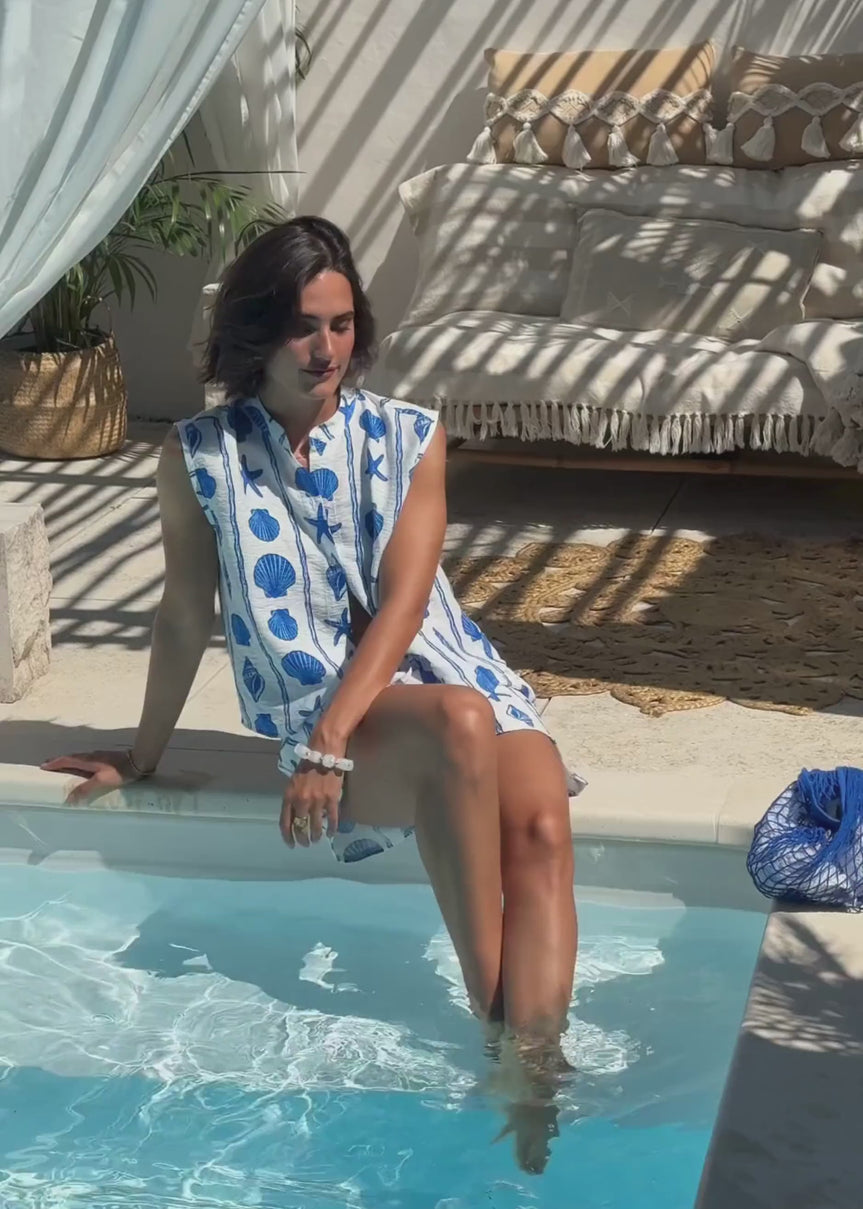 Ärmellose Bluse mit maritimem Print - weiß-blau