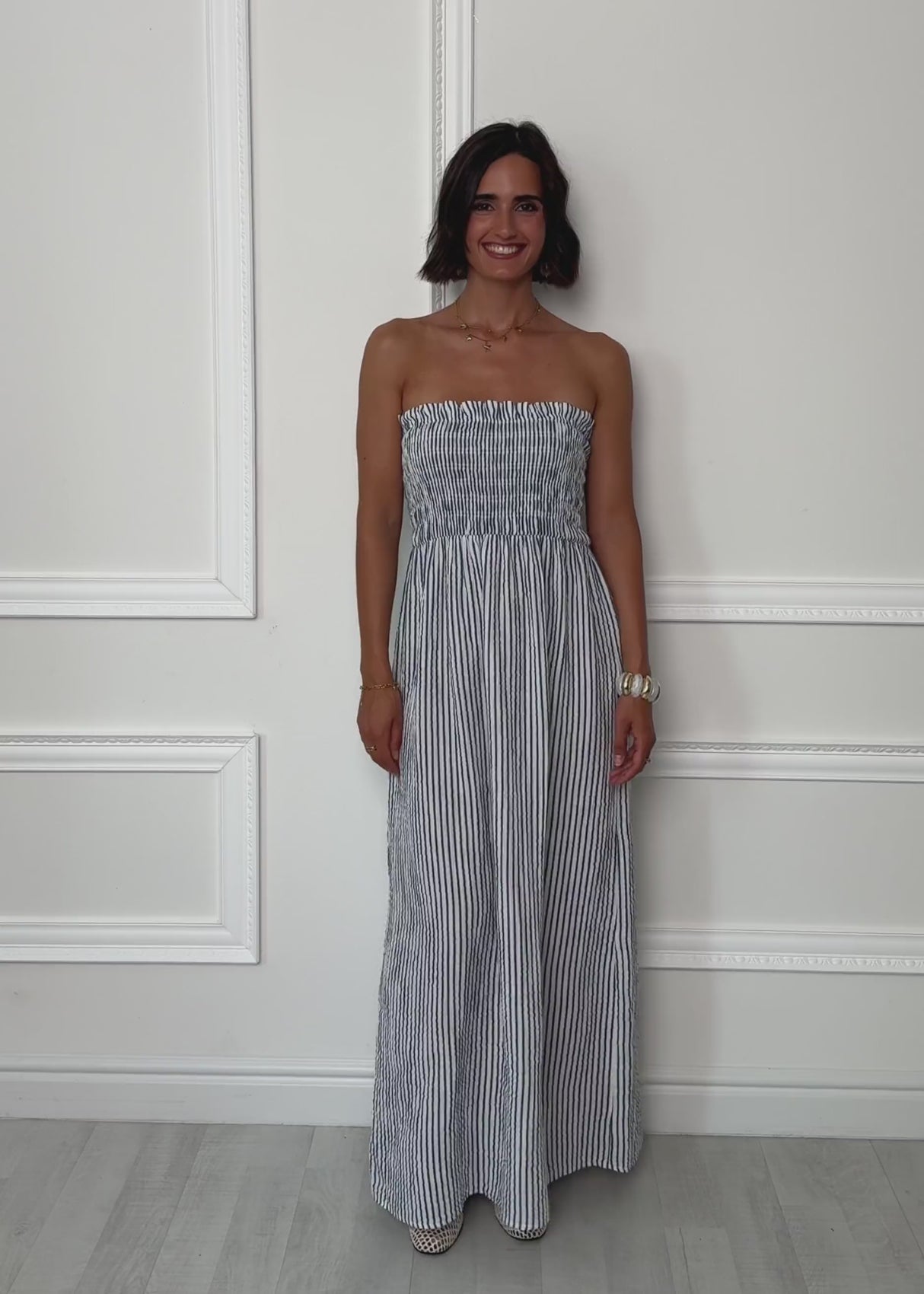 Gestreiftes Maxi Musselin Bandeau Kleid - blau-weiß by SASSYCLASSY