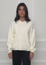 Rippstrickpullover mit hohem V-Ausschnitt - offwhite