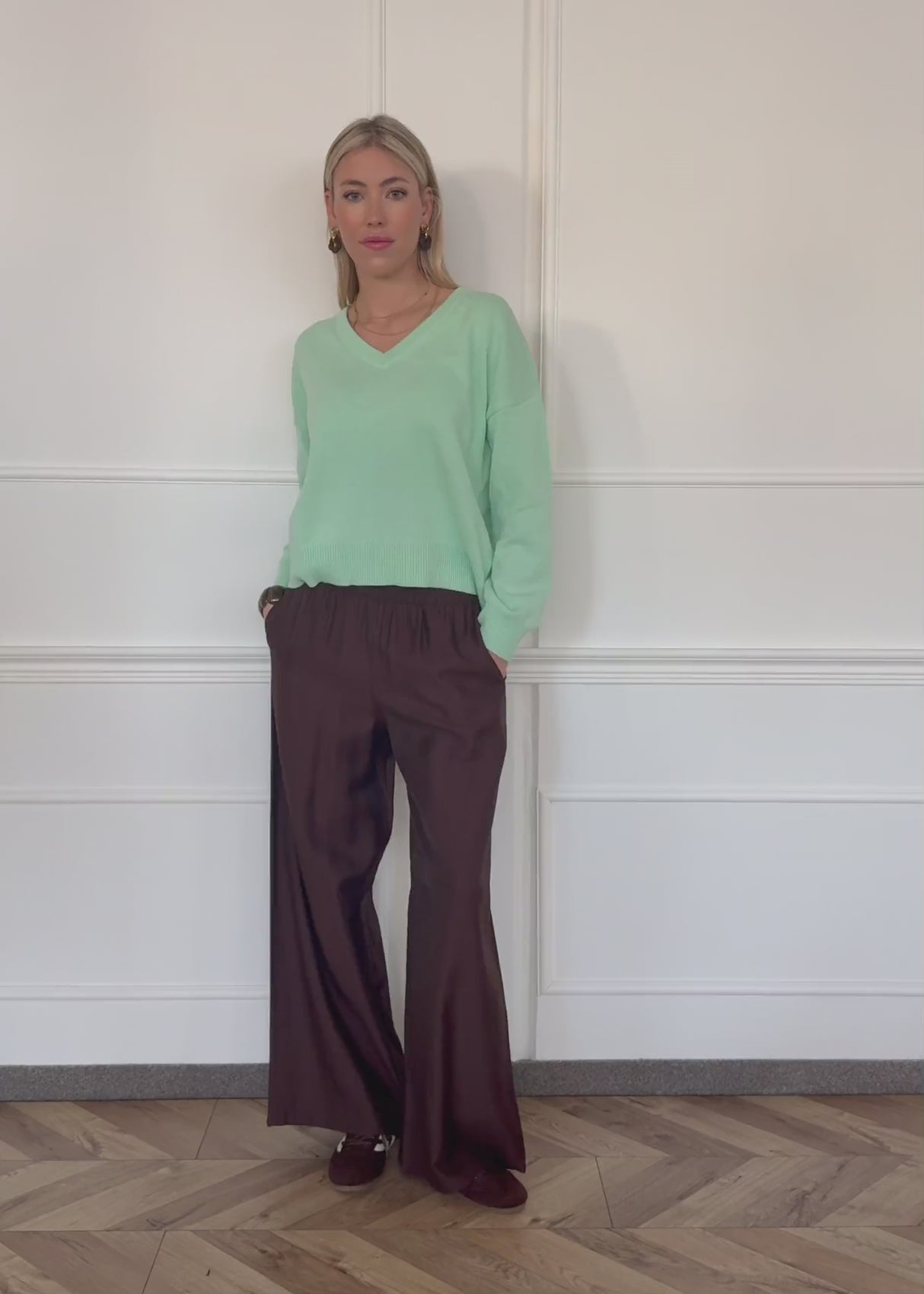 Shiny fabric trousers with a straight leg - brown