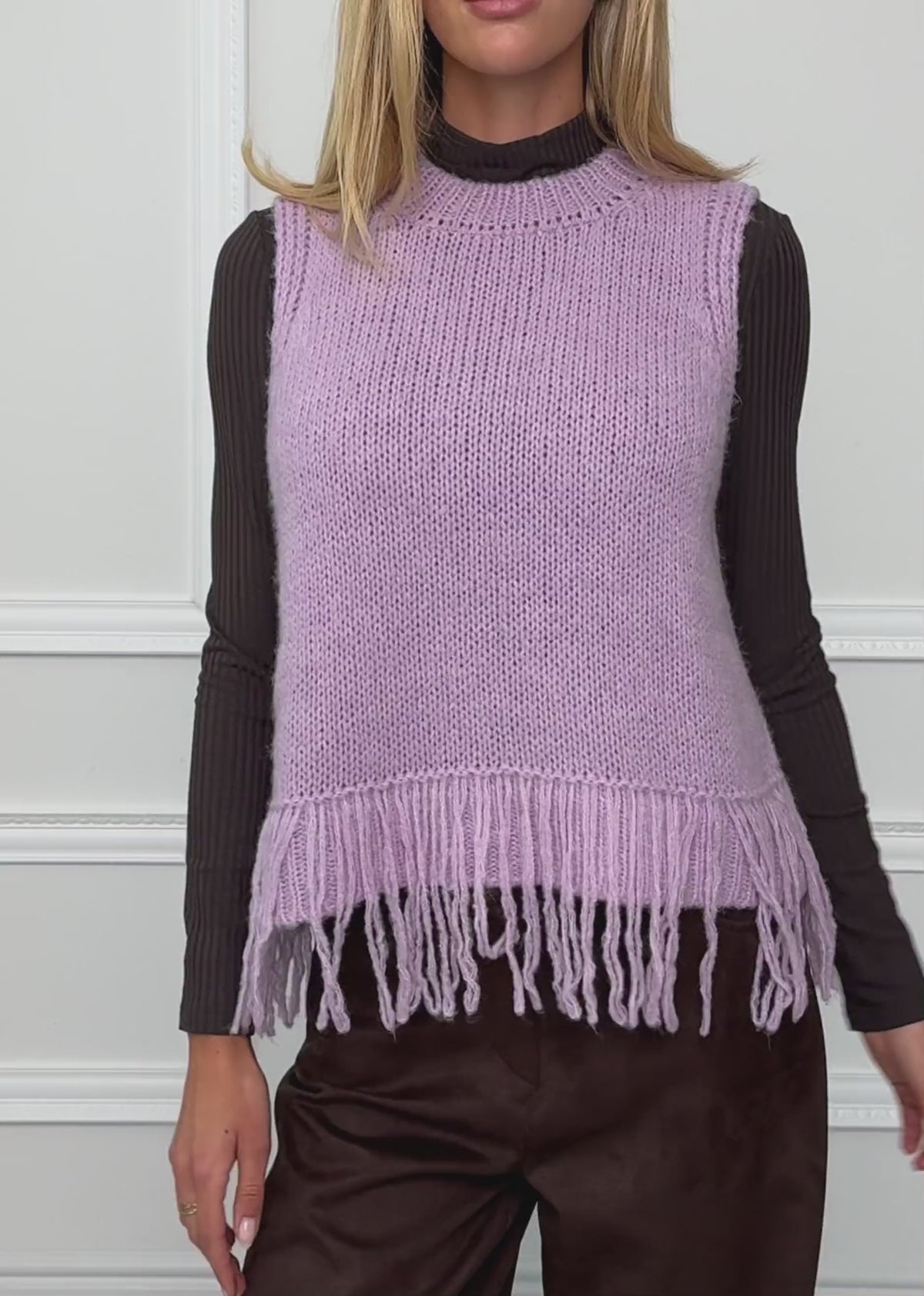 Knitted vest with fringes - lilac by SASSYCLASSY