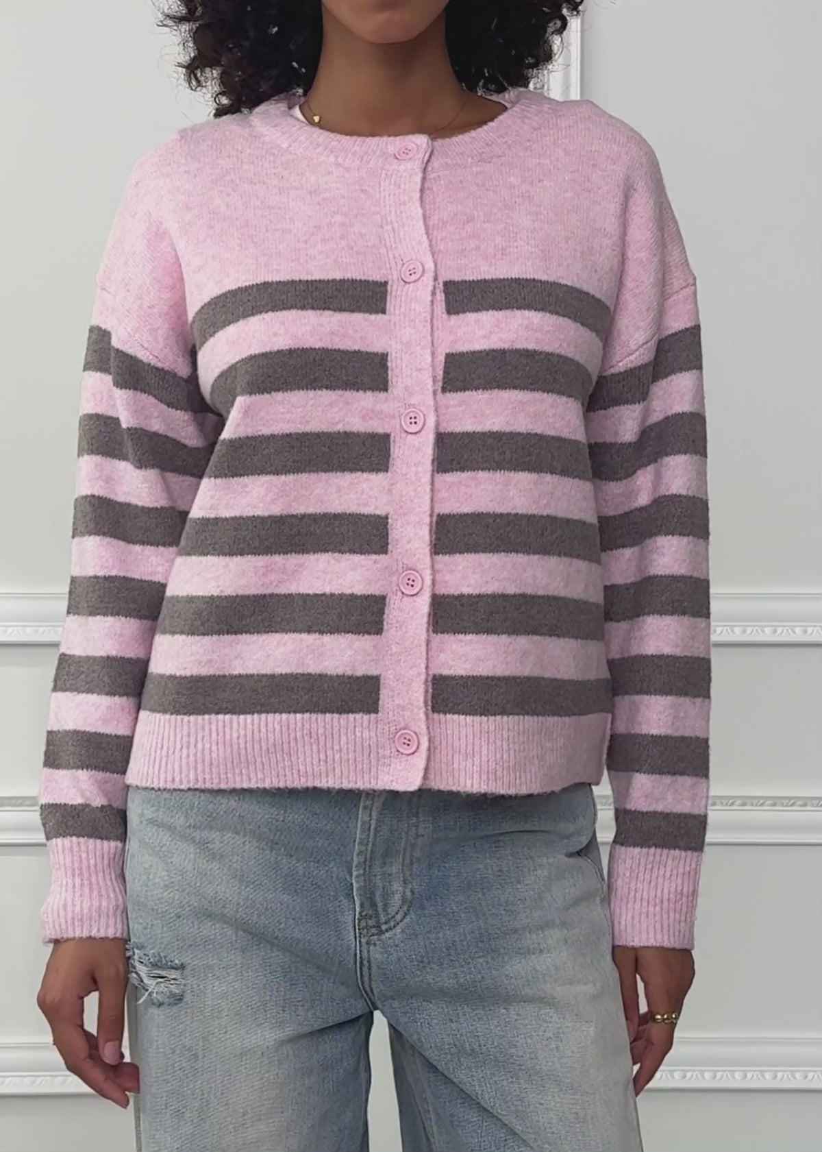 Gestreifter Cardigan mit Passe - rosa by SASSYCLASSY