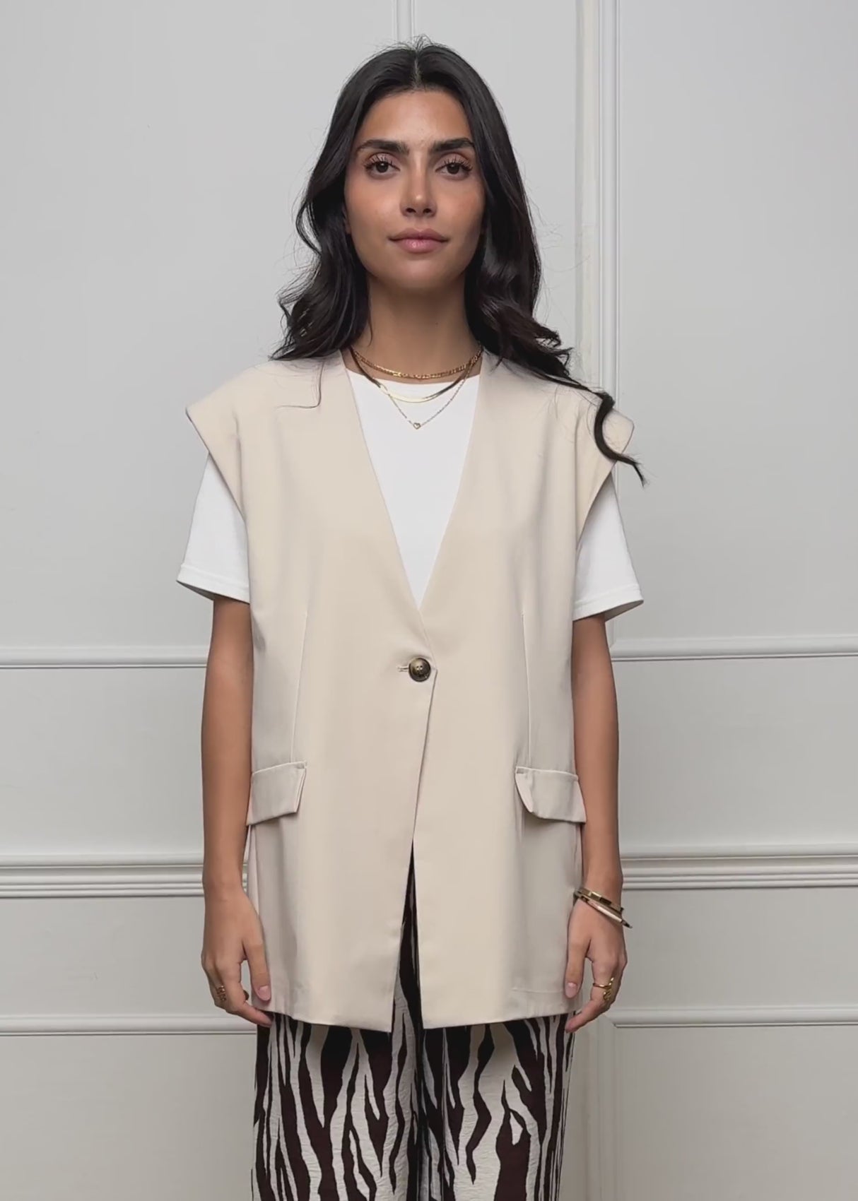 Oversized v-neck blazer vest - beige