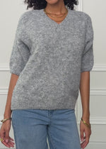 Kurzarm-Strickpullover mit V-Ausschnitt - hellgrau