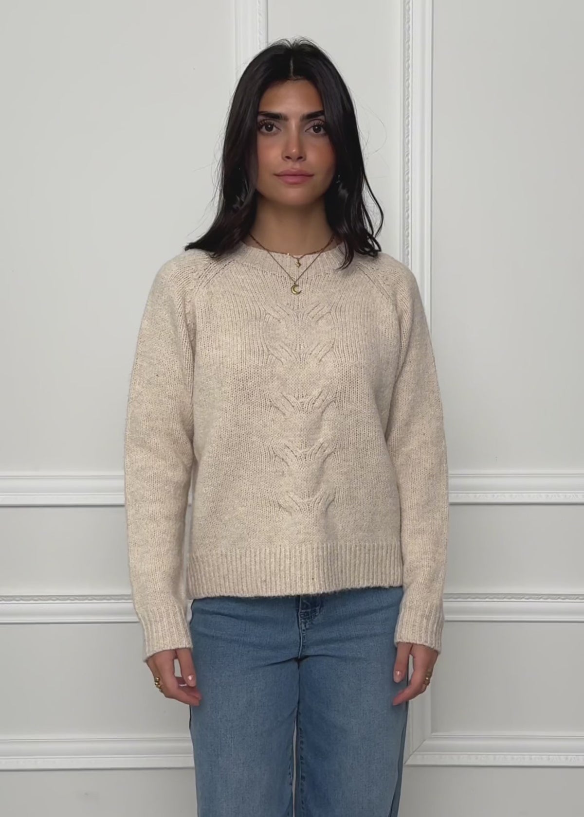 Knitted jumper with cable knit pattern - beige by SASSYCLASSY