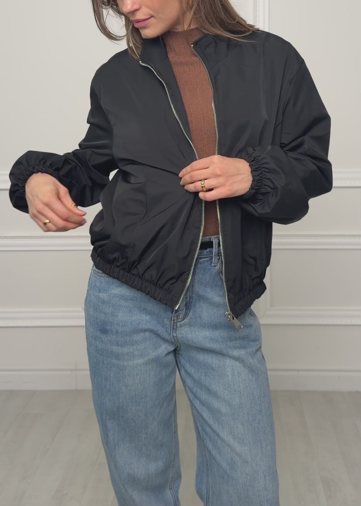 Blousonjacke mit elastischem Bund - schwarz von SASSYCLASSY