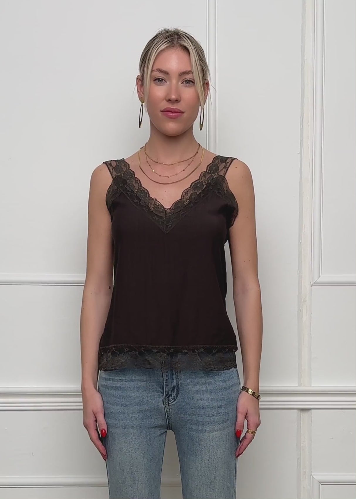Viskose Top mit Spitze - braun by SASSYCLASSY