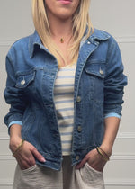 Lockere Jeansjacke - blau