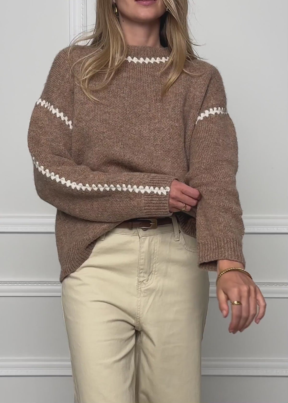 Jumper with decorative seams and wool content - brown by SASSYCLASSY