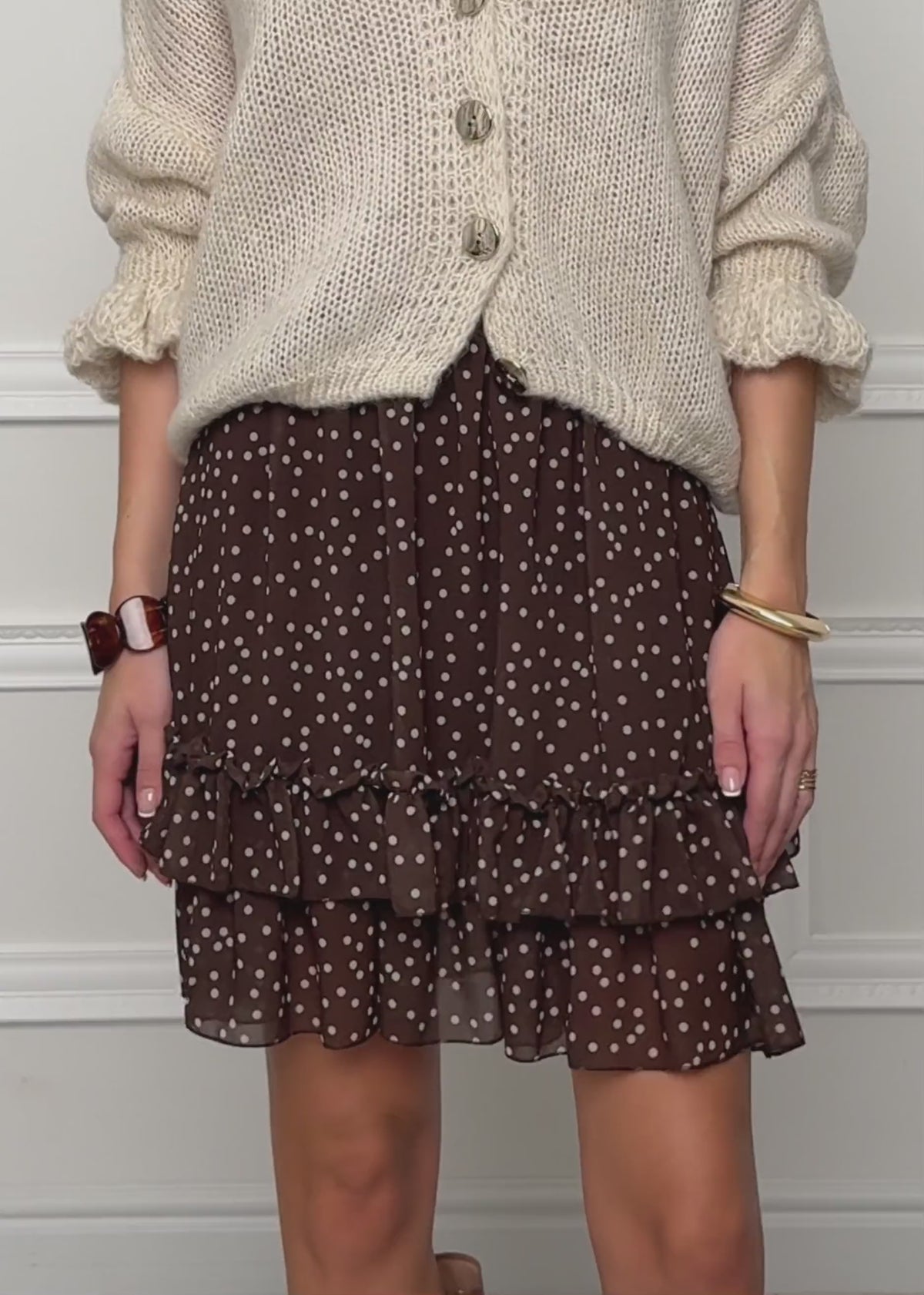 Short flounce skirt with dots - brown by SASSYCLASSY