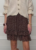 Short flounce skirt with dots - brown