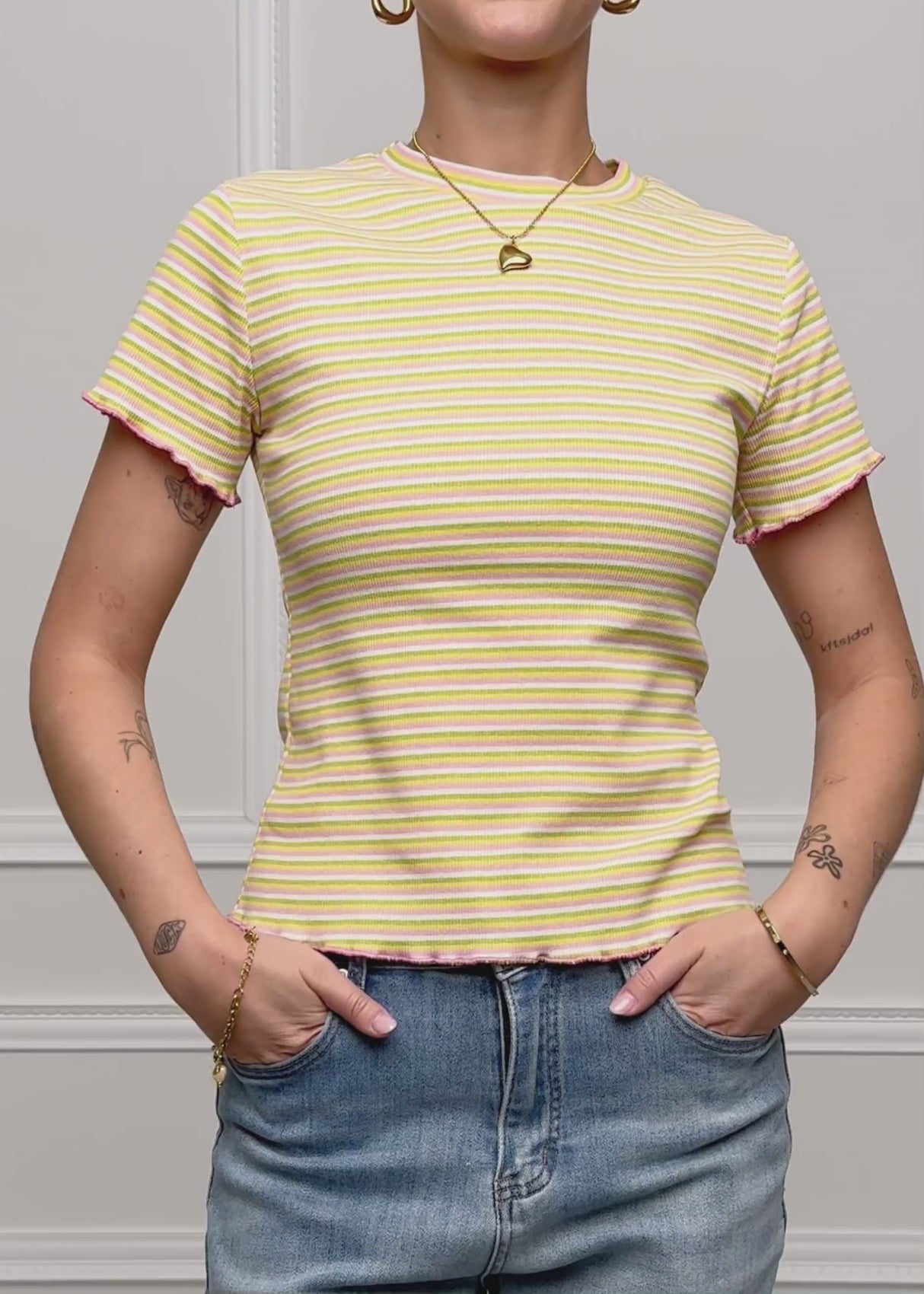 Bunt gestreiftes T-Shirt - gelb by SASSYCLASSY