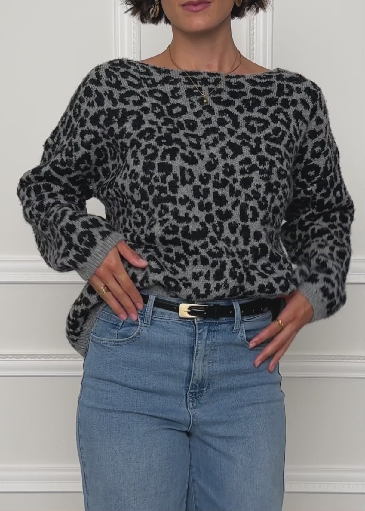 Sweater with Leo pattern - light gray by SASSYCLASSY