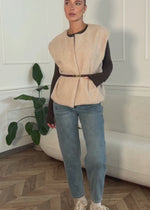 Ärmellose Weste mit Wollstruktur - beige