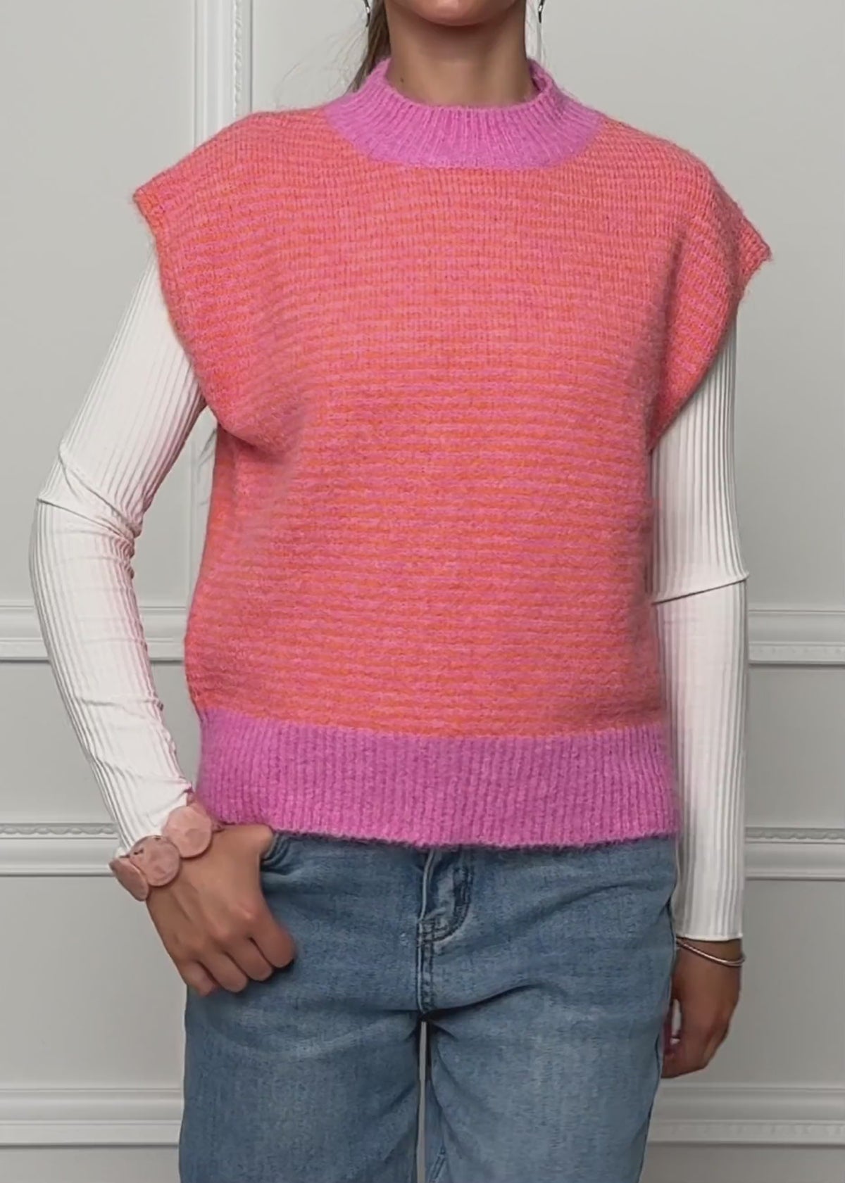 Geringelter Pullunder mit Stehkragen - orange-pink von SASSYCLASSY