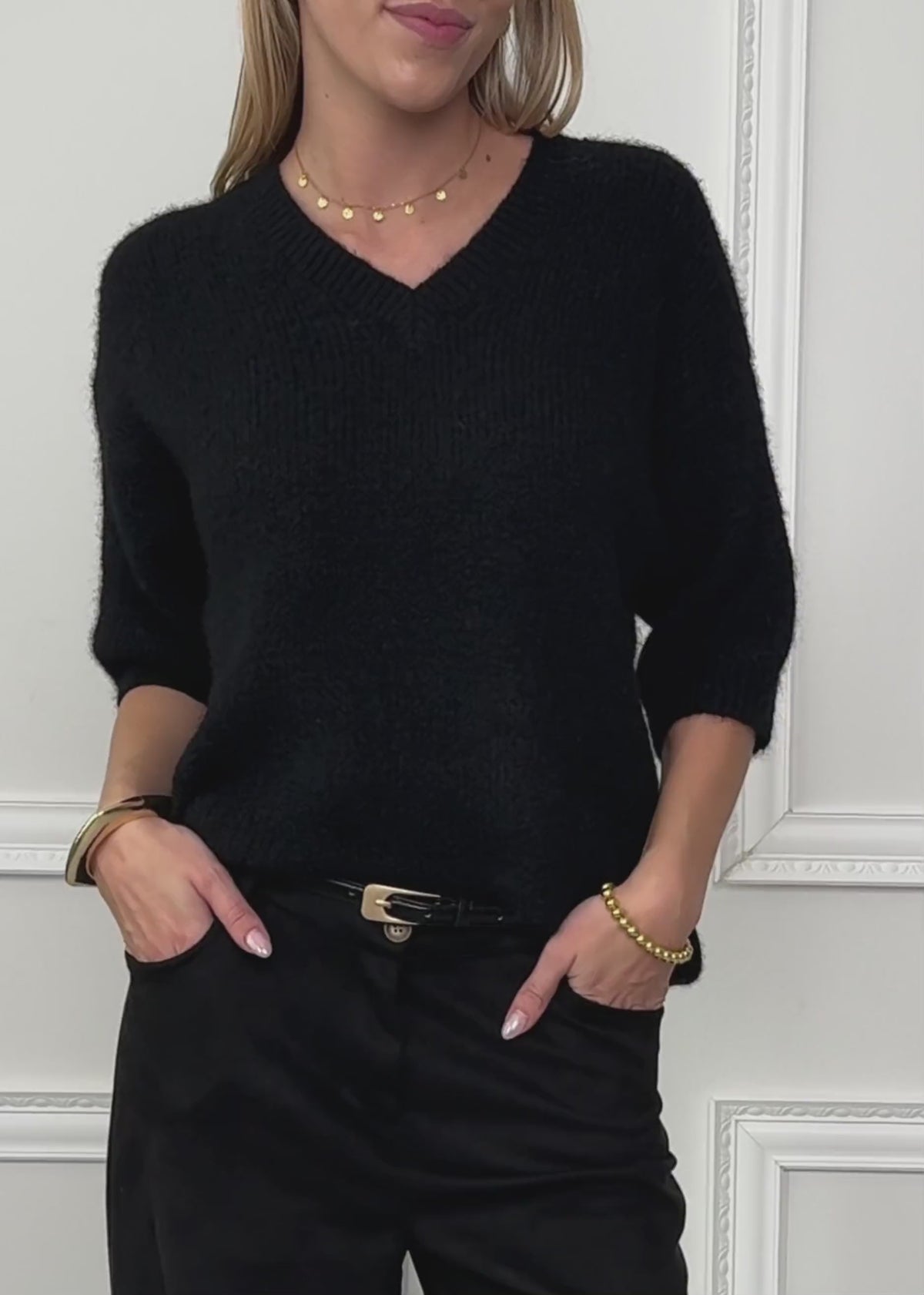 Kurzarm-Strickpullover mit V-Ausschnitt - schwarz von SASSYCLASSY