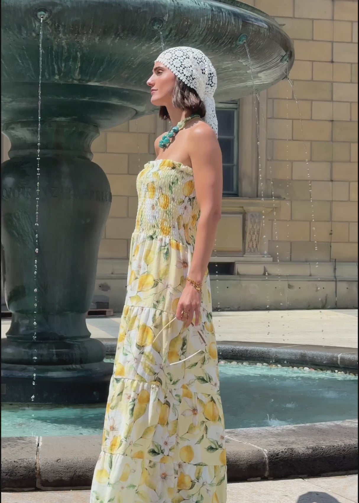 Gesmoktes Musselin Bandeau Kleid mit Lemon-Print - gelb by SASSYCLASSY