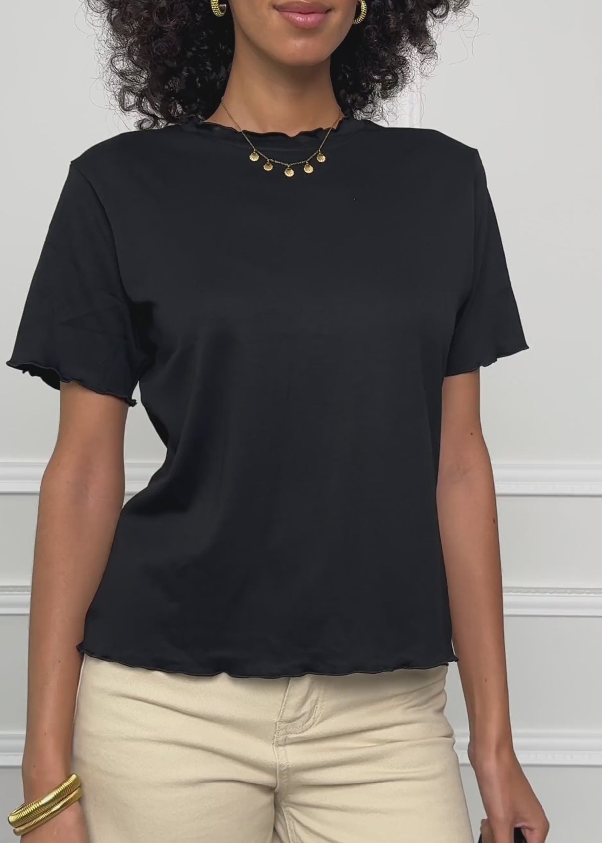 T-Shirt mit Wellenkante - schwarz von SASSYCLASSY