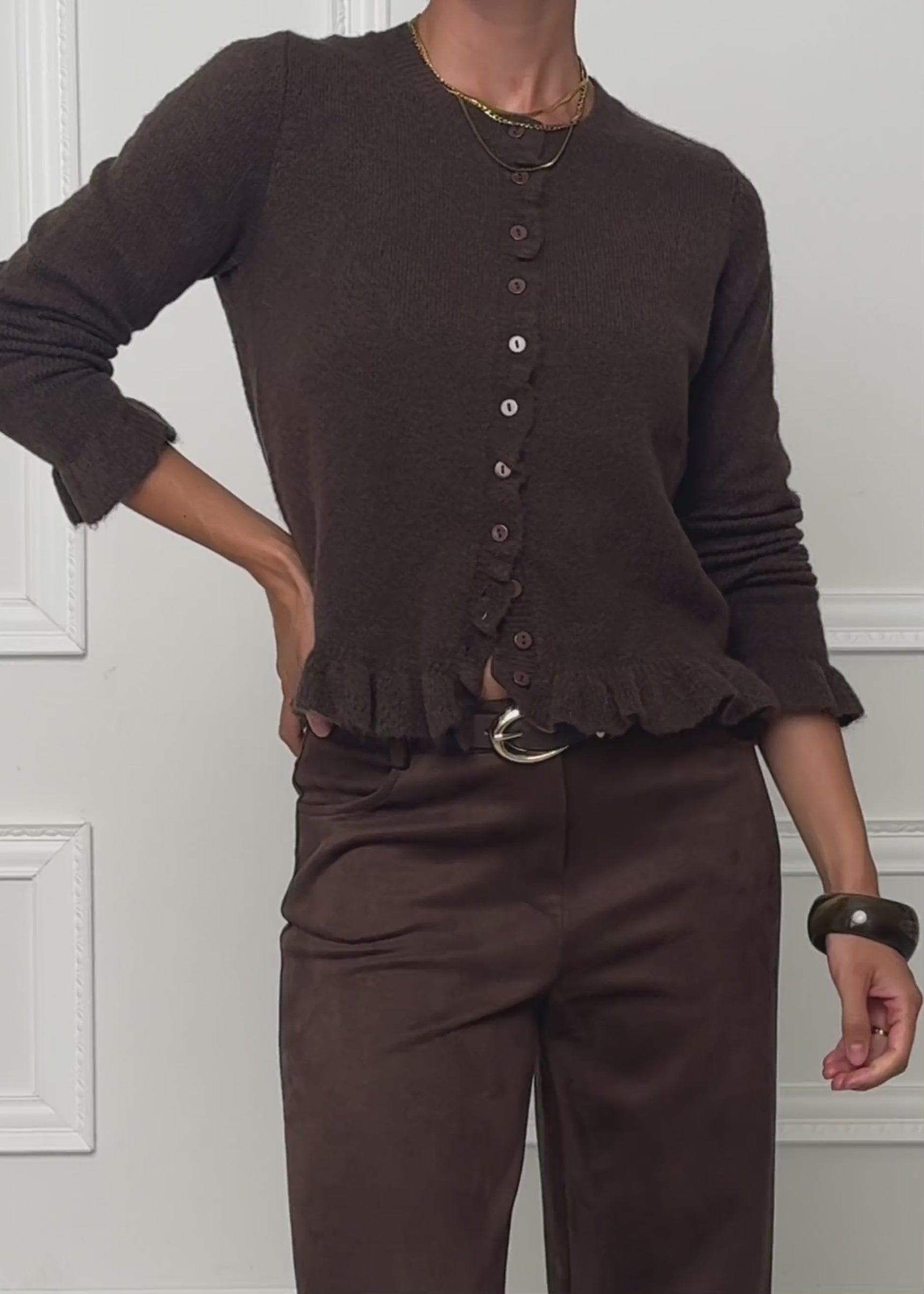 Cardigan mit Rüschen - dunkelbraun