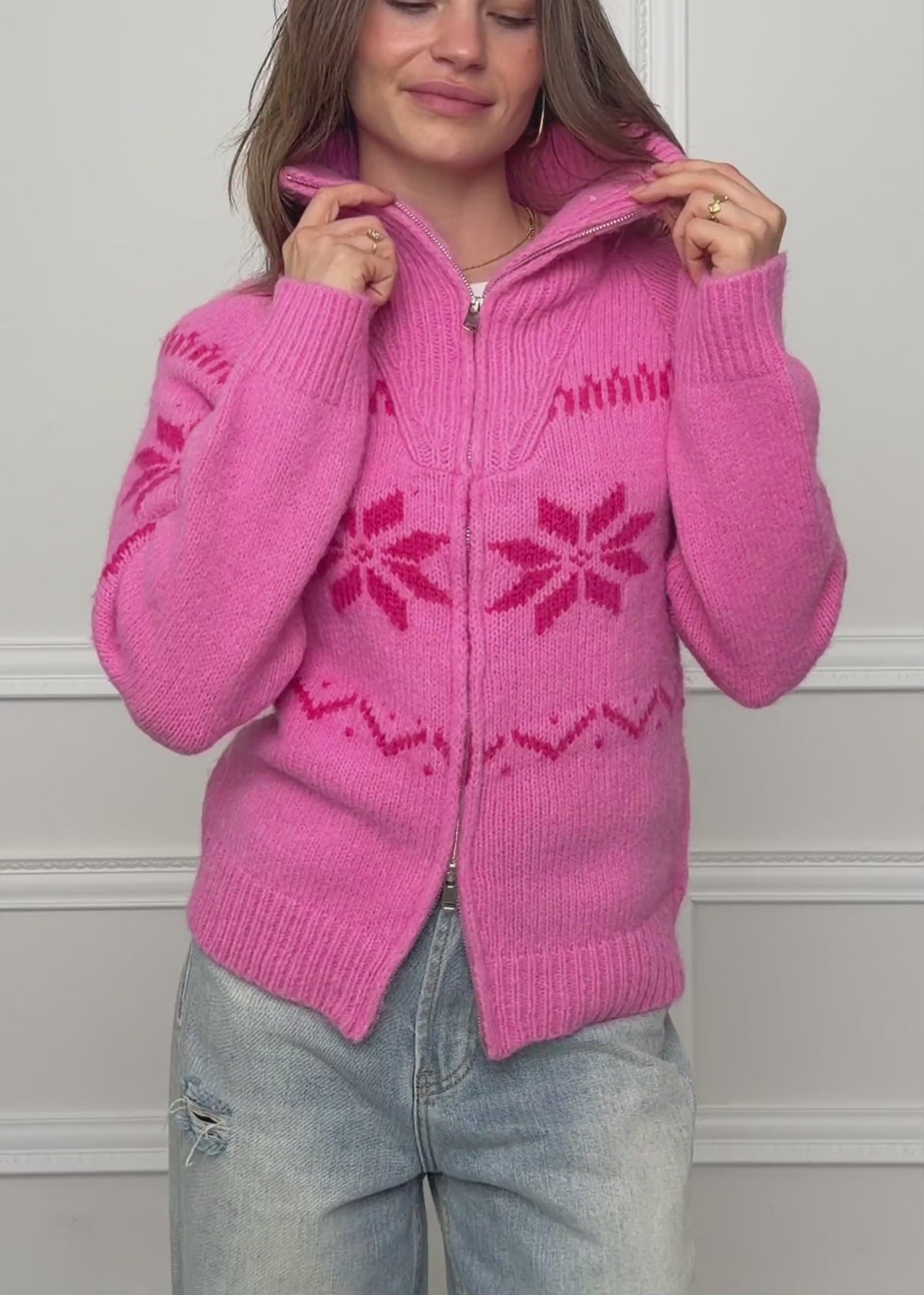 Cardigan mit Reißverschluss und Schneeflocken-Muster - pink