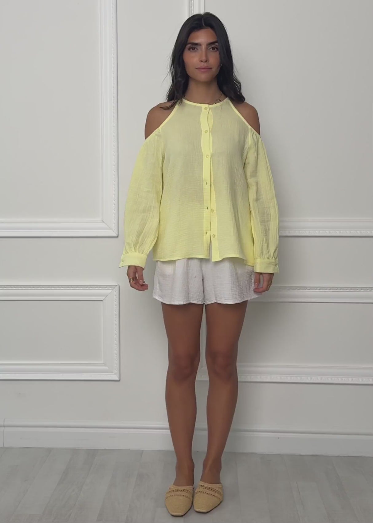 Musselin Bluse mit Cut-Outs - gelb von SASSYCLASSY