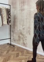 Oversized knit sweater with diamond pattern - gray-brown