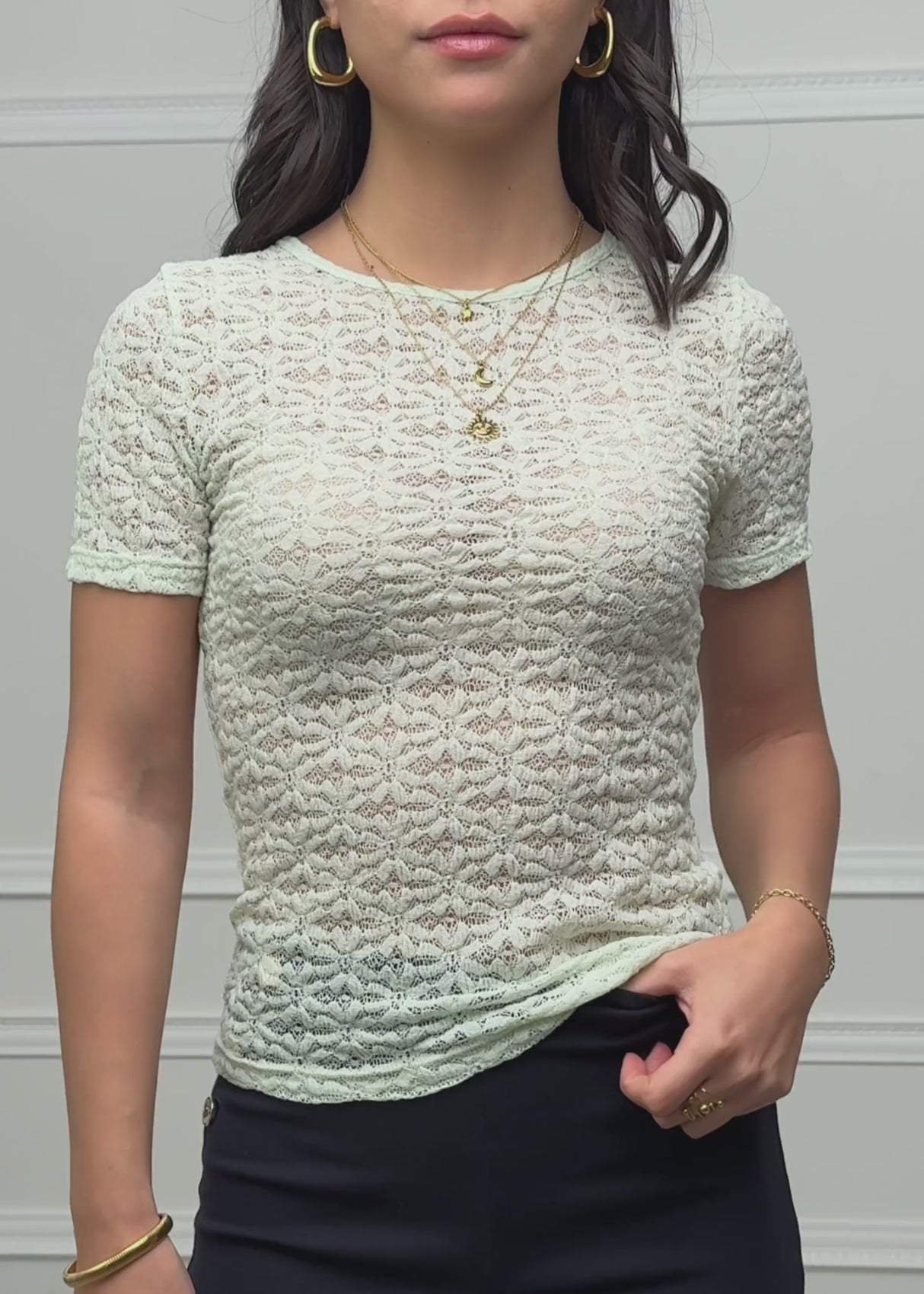 T-Shirt aus floraler Spitze - salbeigrün