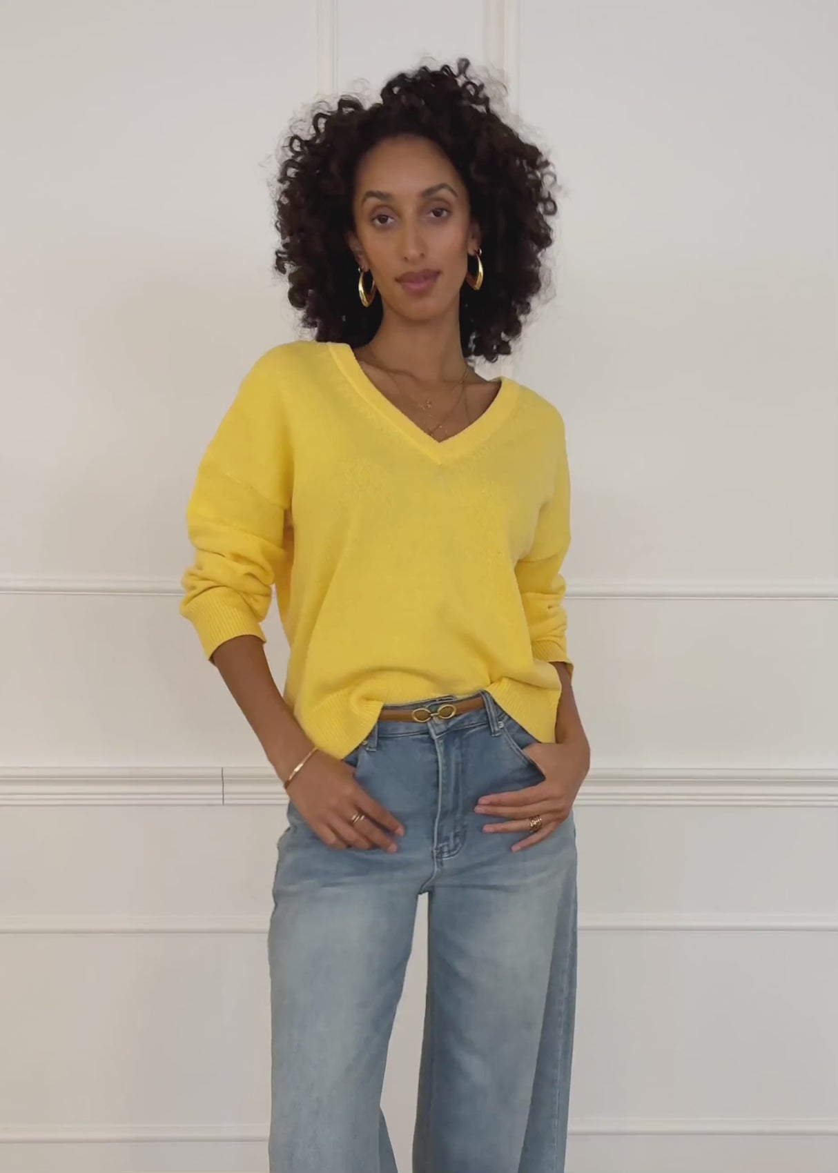 Sweater with deep V-neck - yellow
