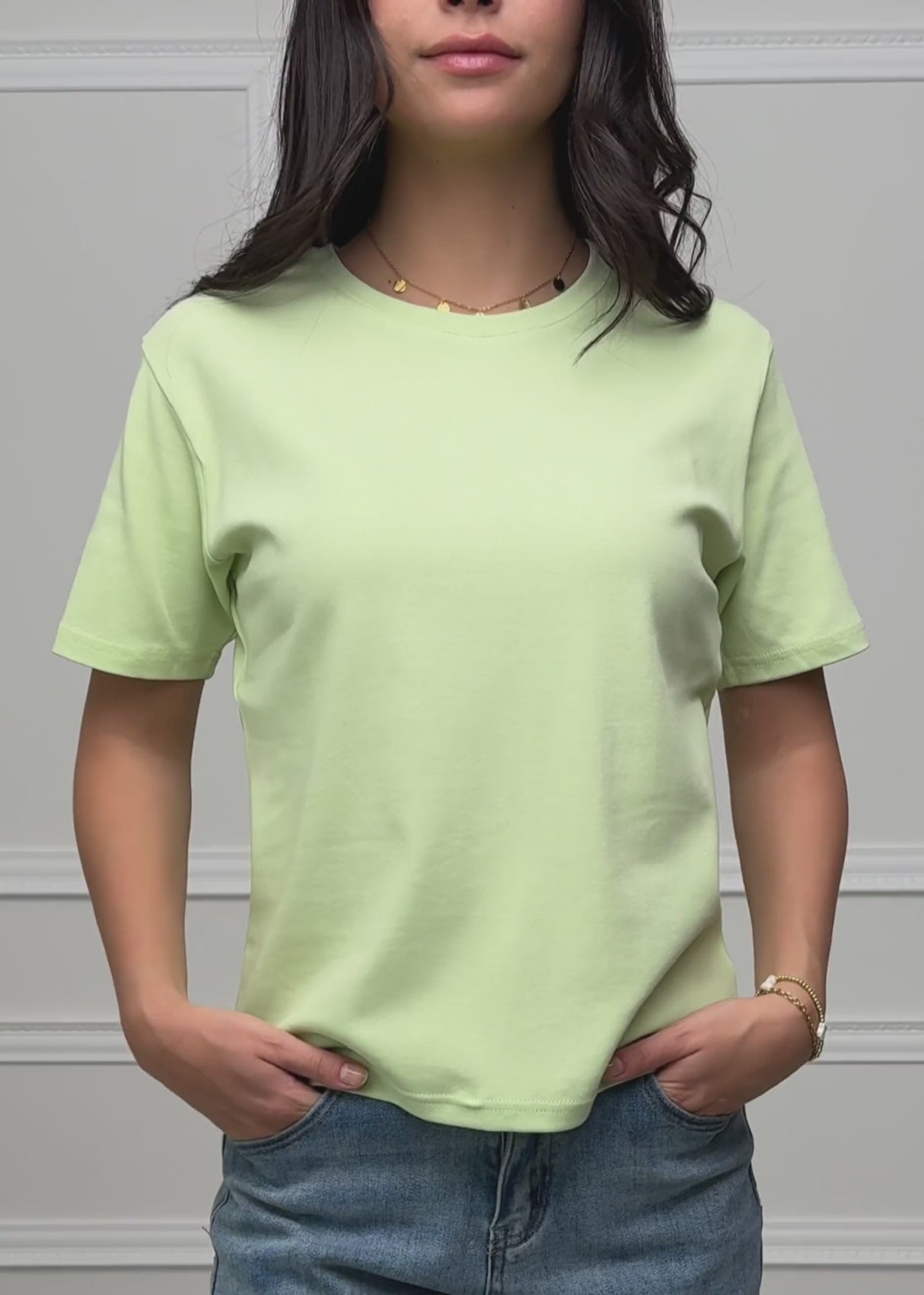 Rundhals T-Shirt - hellgrün von SASSYCLASSY