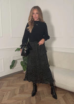 Gepunkteter langer Chiffon Rock mit Rüschen - schwarz