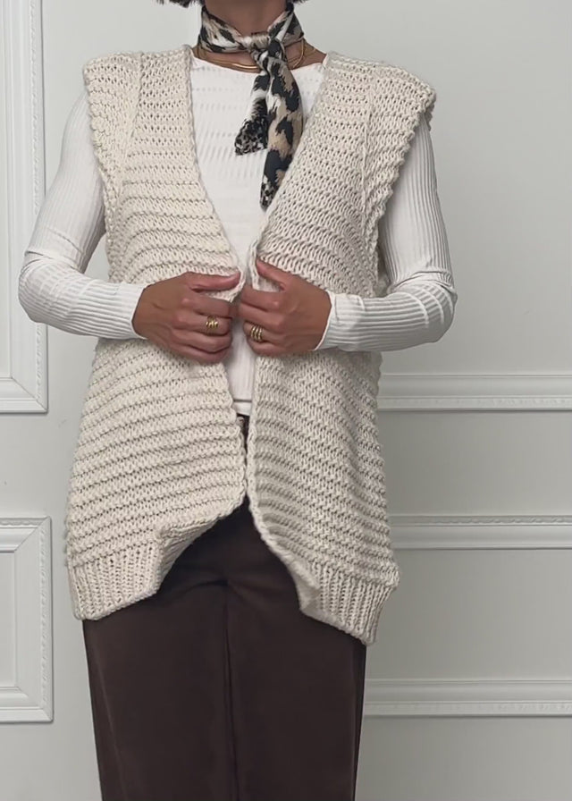 Long sleeveless waistcoat with textured shoulders - off-white by SASSYCLASSY
