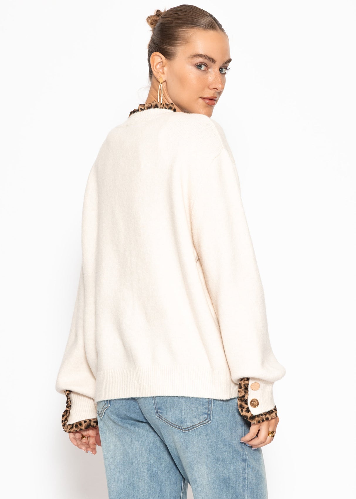 Leo-print cardigan with ruffles - off-white