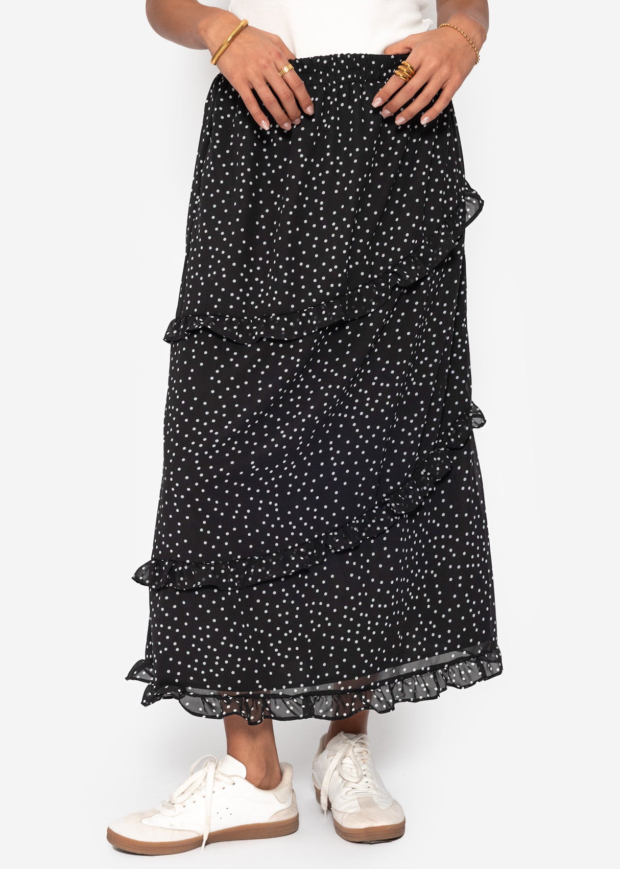 Gepunkteter langer Chiffon Rock mit Rüschen - schwarz