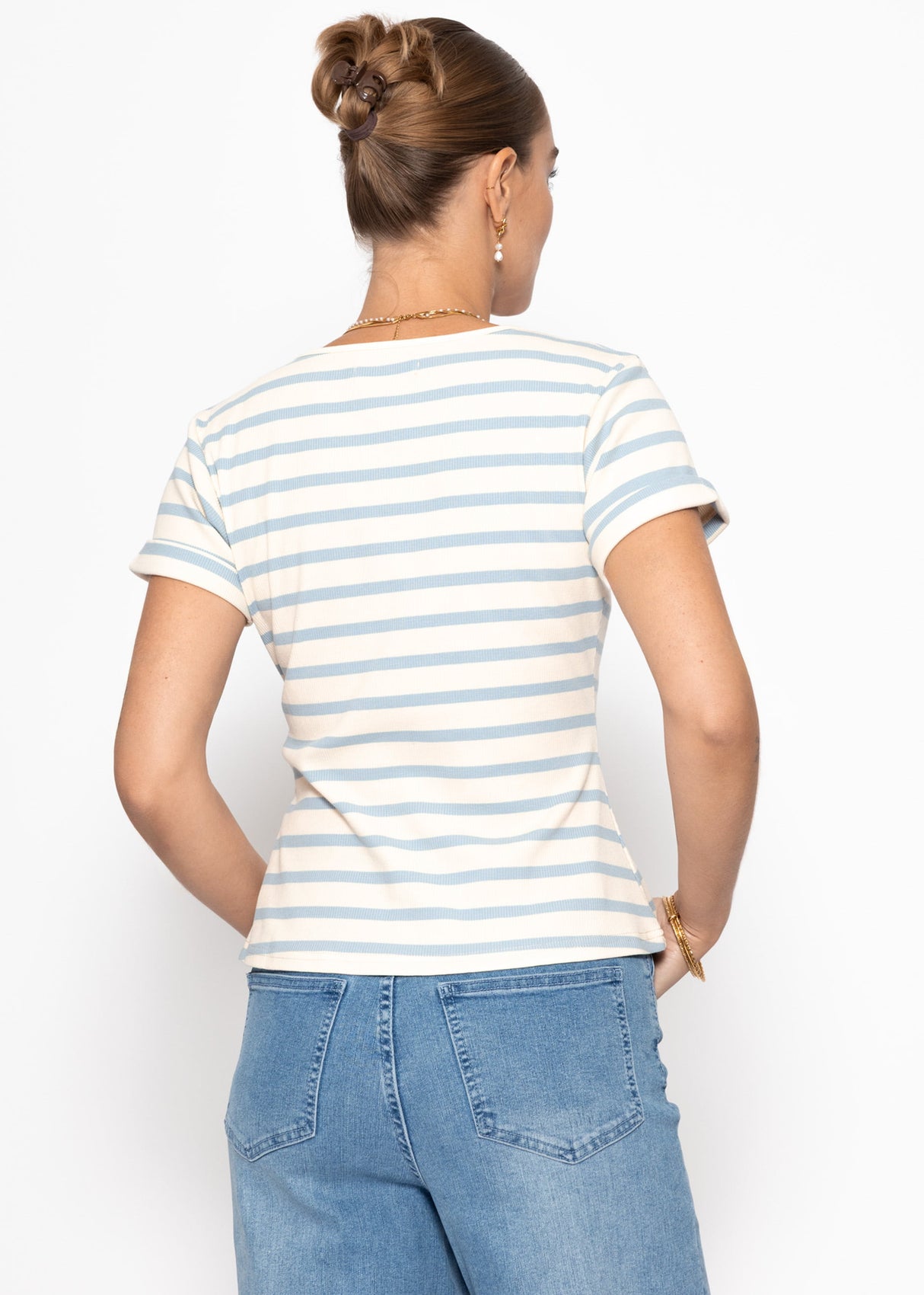 Gestreiftes T-Shirt mit V-Ausschnitt - blau-offwhite