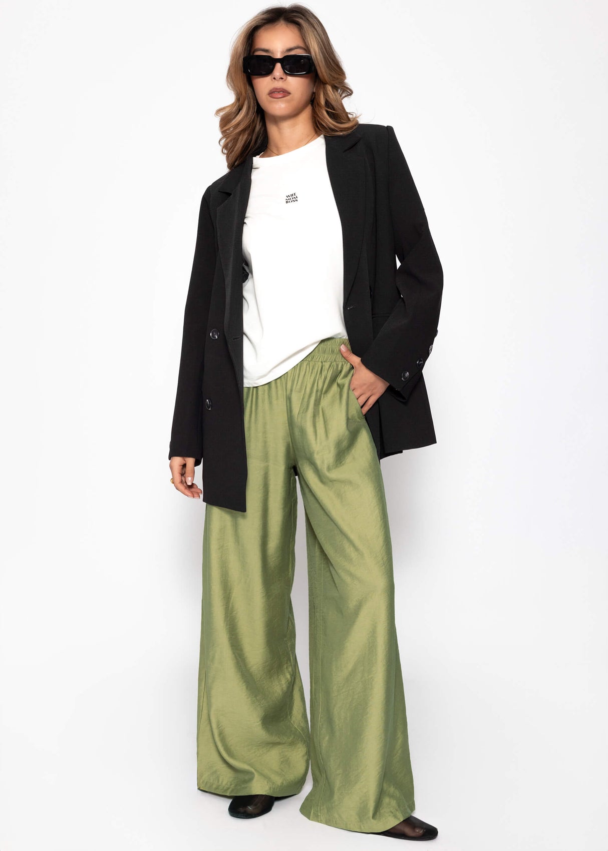 Shiny fabric trousers with a straight leg - Khaki