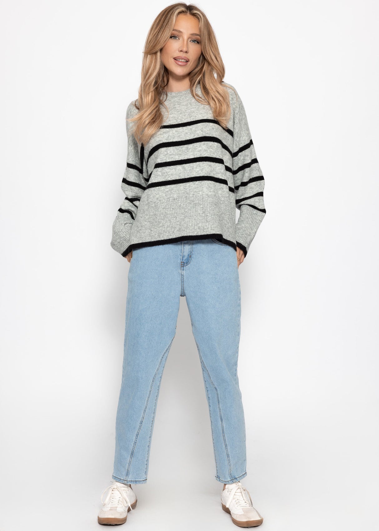 Highwaist jeans with decorative seam - light blue
