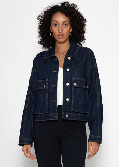 Jeans Jacke mit aufgesetzten Taschen - dunkelblau von SASSYCLASSY