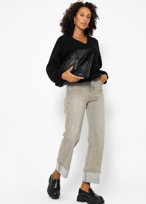 Classic V-neck knitted sweater with panel - black