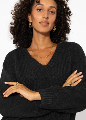Classic V-neck knitted sweater with panel - black