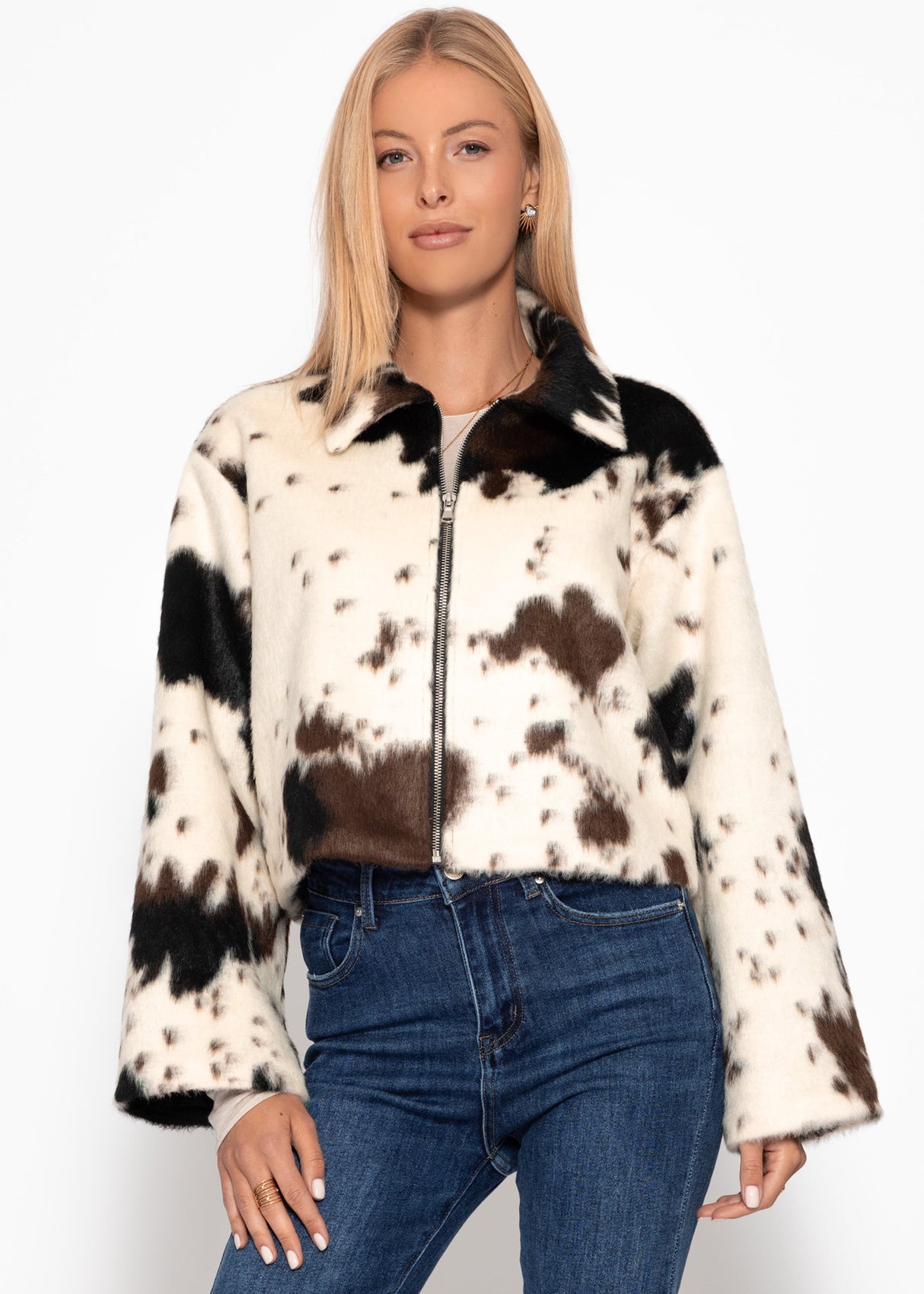 Faux fur jacket with cow print - off-white