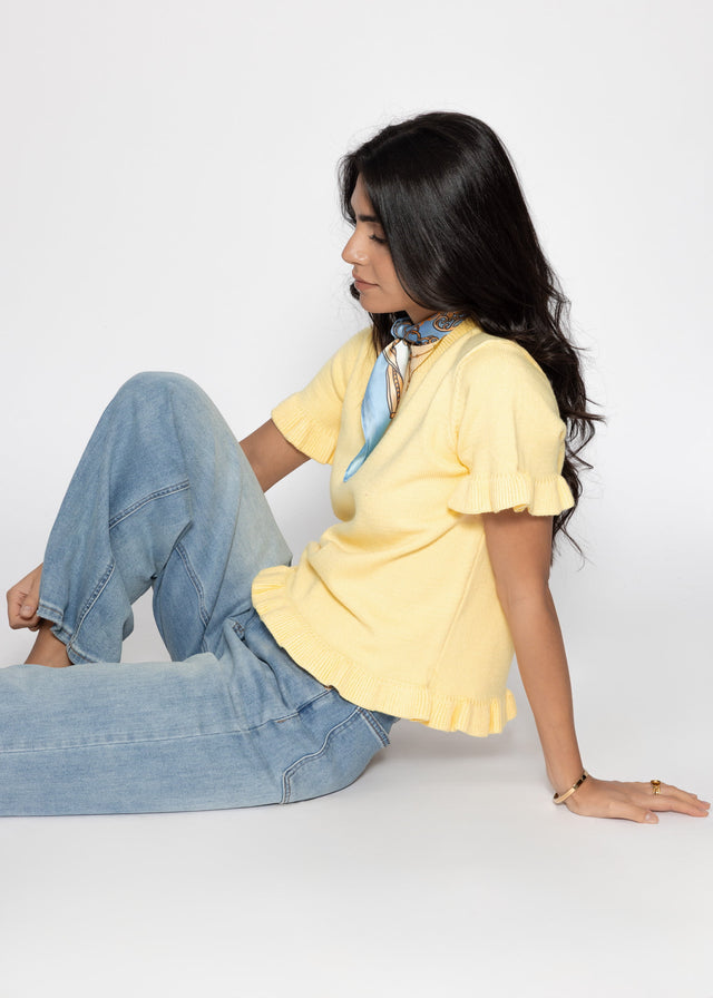 Short-sleeved top with flounces - butter yellow