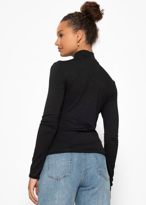 Long-sleeved turtleneck shirt - black