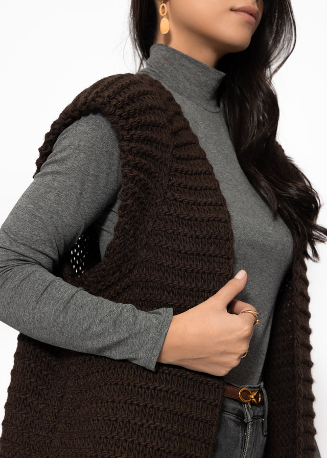 Long sleeveless waistcoat with textured shoulders - brown