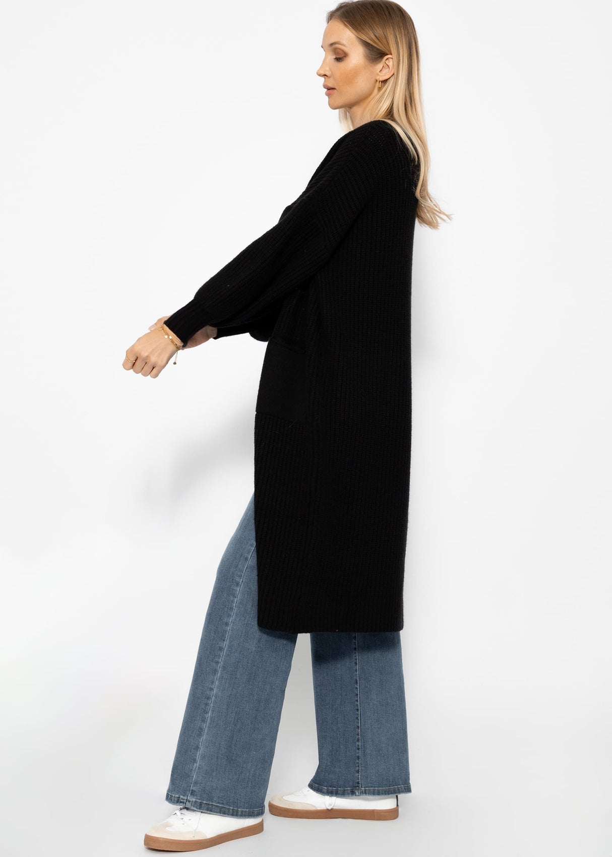 Langer super soft Cardigan mit Taschen - schwarz