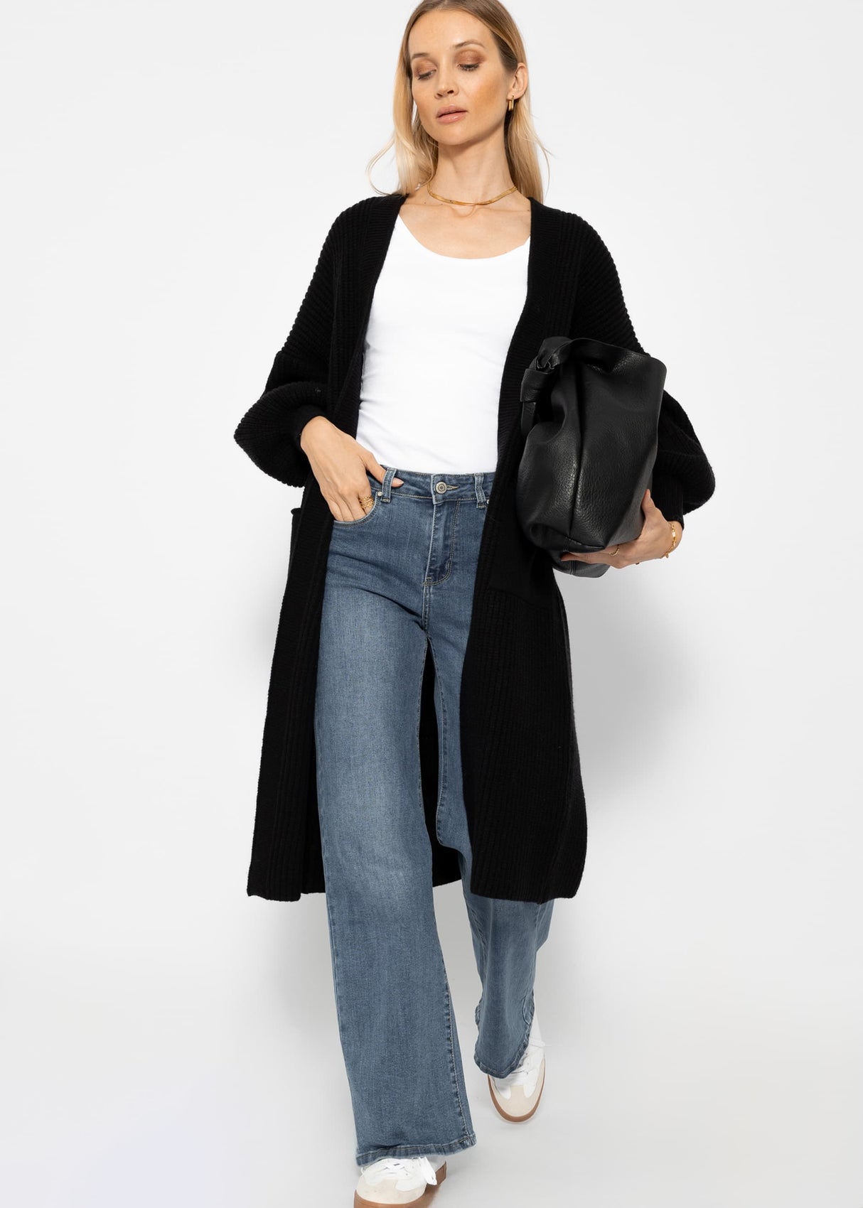 Langer super soft Cardigan mit Taschen - schwarz